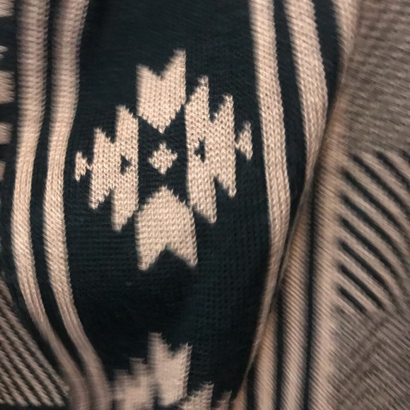 Natasha ⚜️ Southwestern Design Open Cascading Sweater Vest - Picture 5 of 9